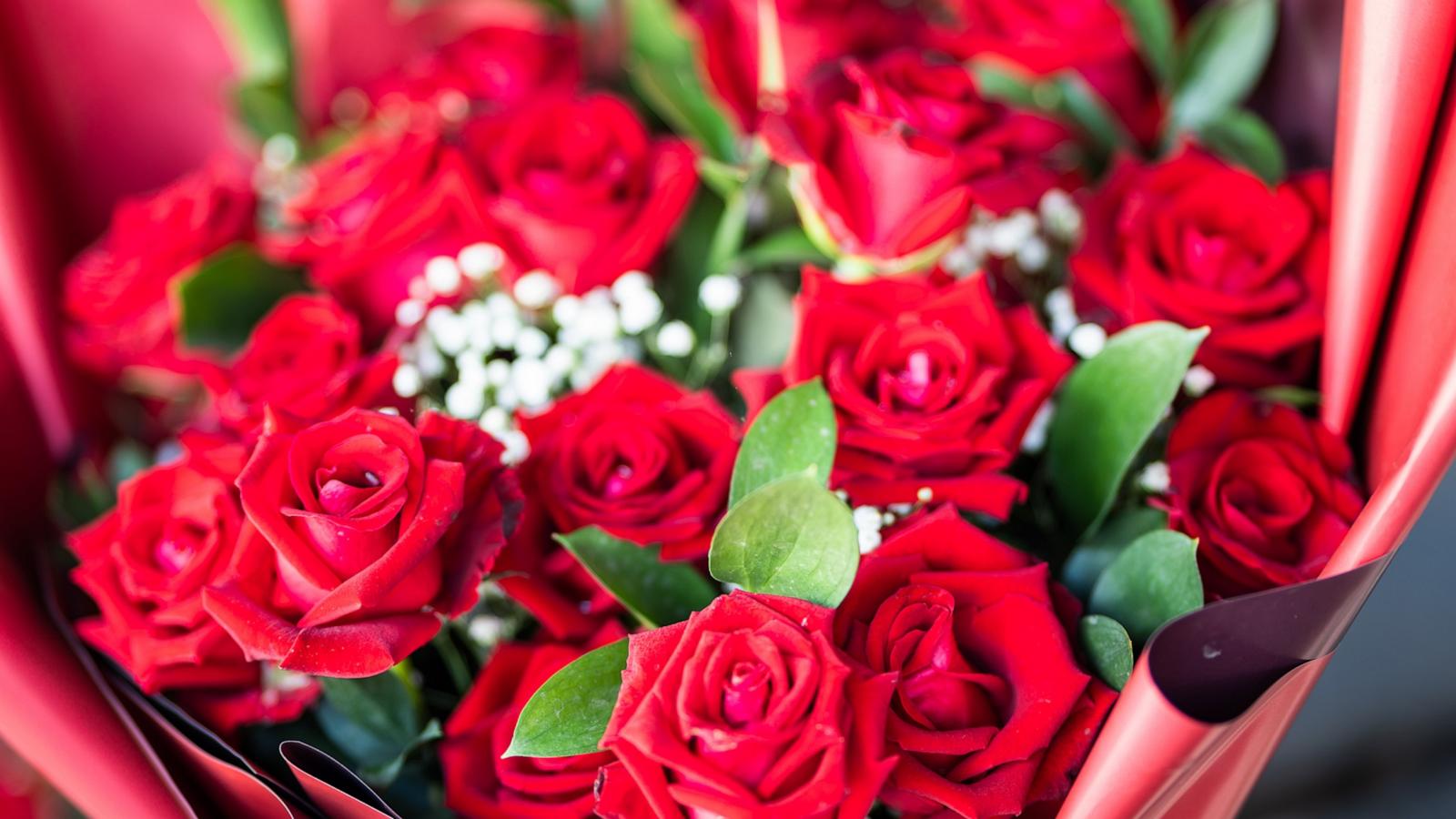 PHOTO: In this undated stock photo, a bouquet of red roses is shown.