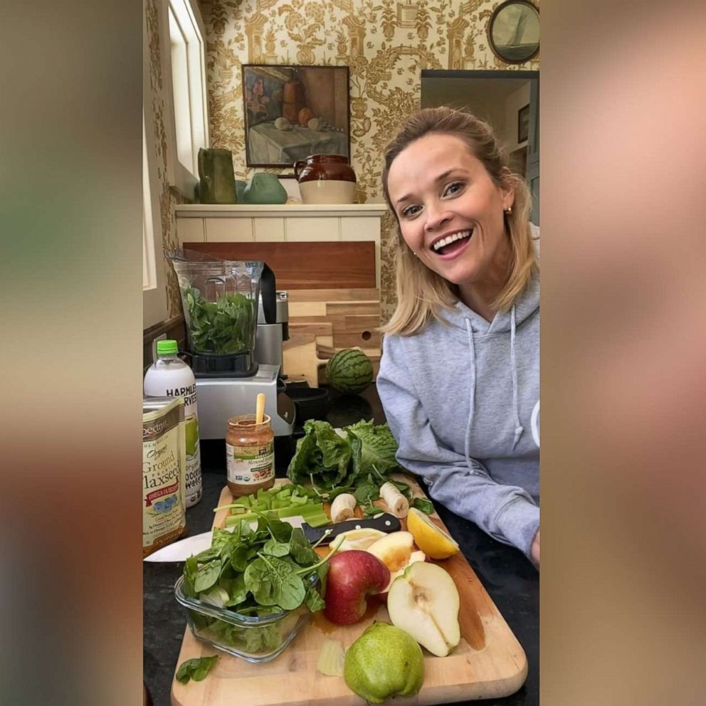 VIDEO: Reese Witherspoon shared a breakfast smoothie recipe she's relied on for years 