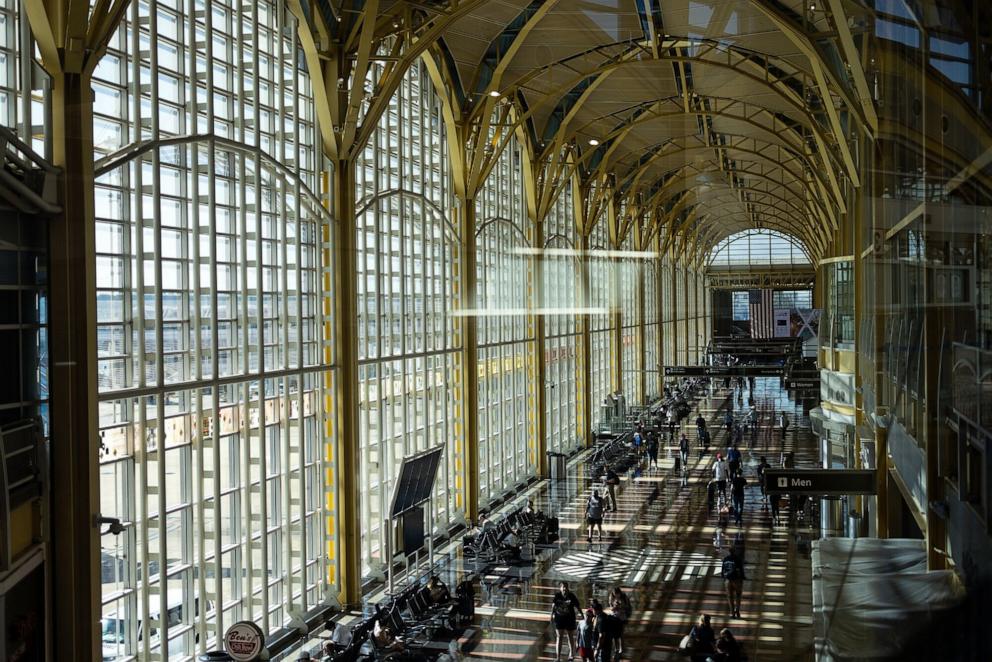 PHOTO: Travelers at Ronald Reagan National Airport (DCA) in Arlington, Virginia, July 3, 2024.