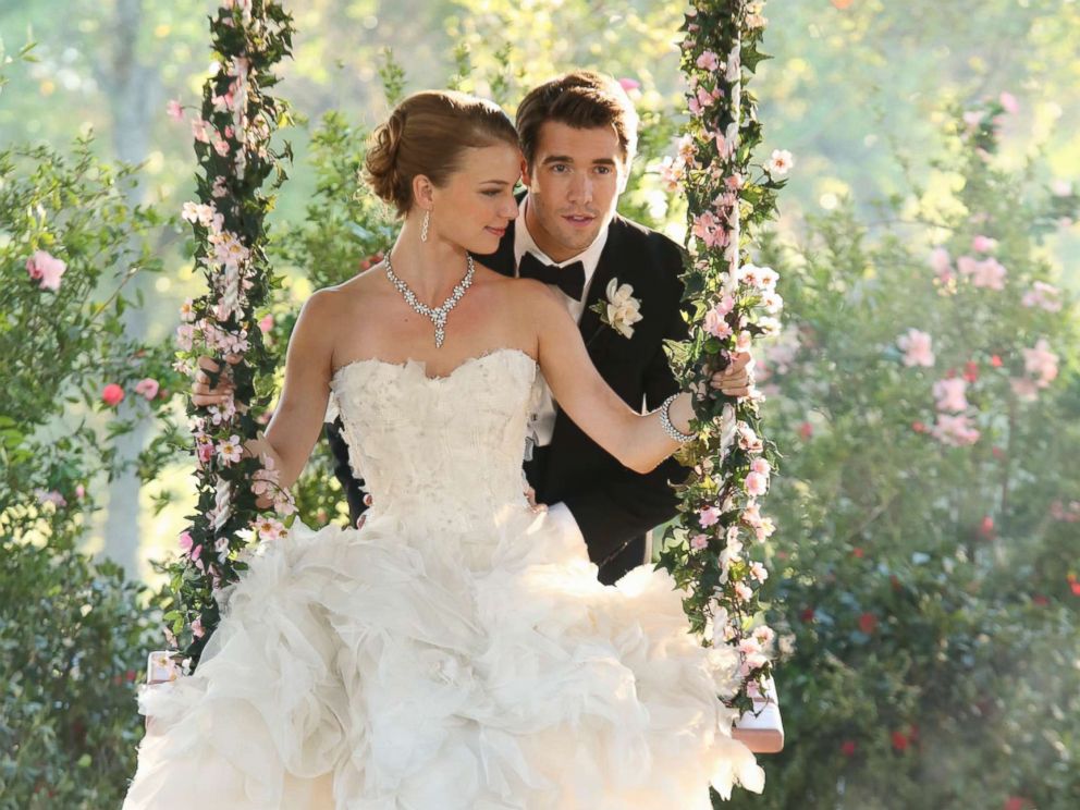 Former 'Revenge' co-stars Emily VanCamp and Josh Bowman got married ...