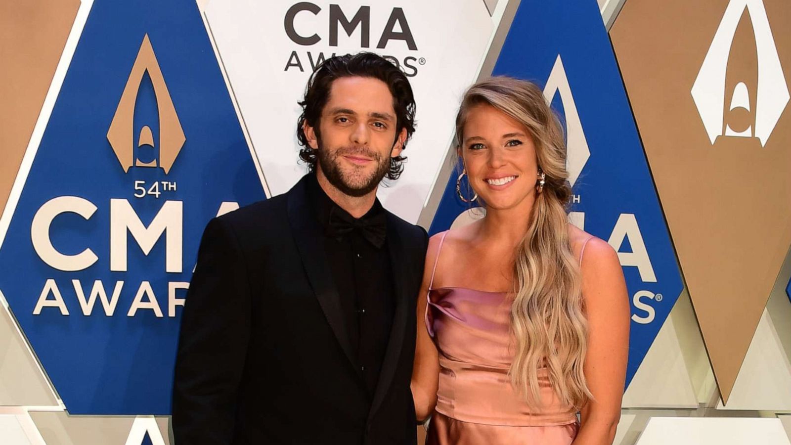 PHOTO: Thomas Rhett and Lauren Akins appear at The 54th Annual CMA Awards, Nov. 11, 2020, aired from Nashville's Music City Center.