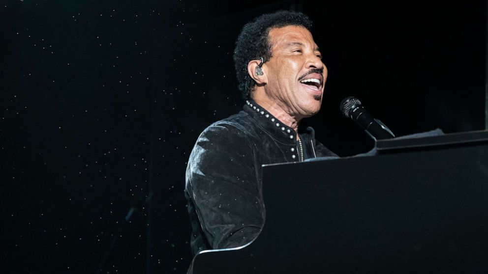 VIDEO: Lionel Richie helps surprise a deserving doctor on the front lines