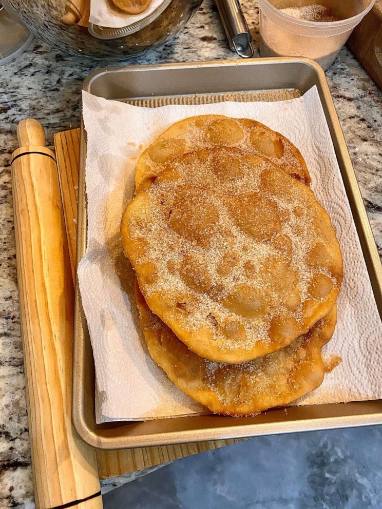 FOTO: Buñuelos, buñuelos de masa frita.