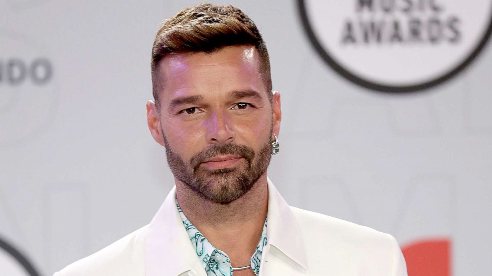 1600px x 900px - Ricky Martin reflects on not being ready to come out as gay, how 'amazing'  it felt when he did - Good Morning America