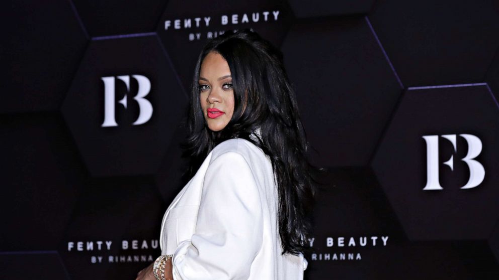 Rihanna Wins Her First-Ever Fashion Award for Fenty
