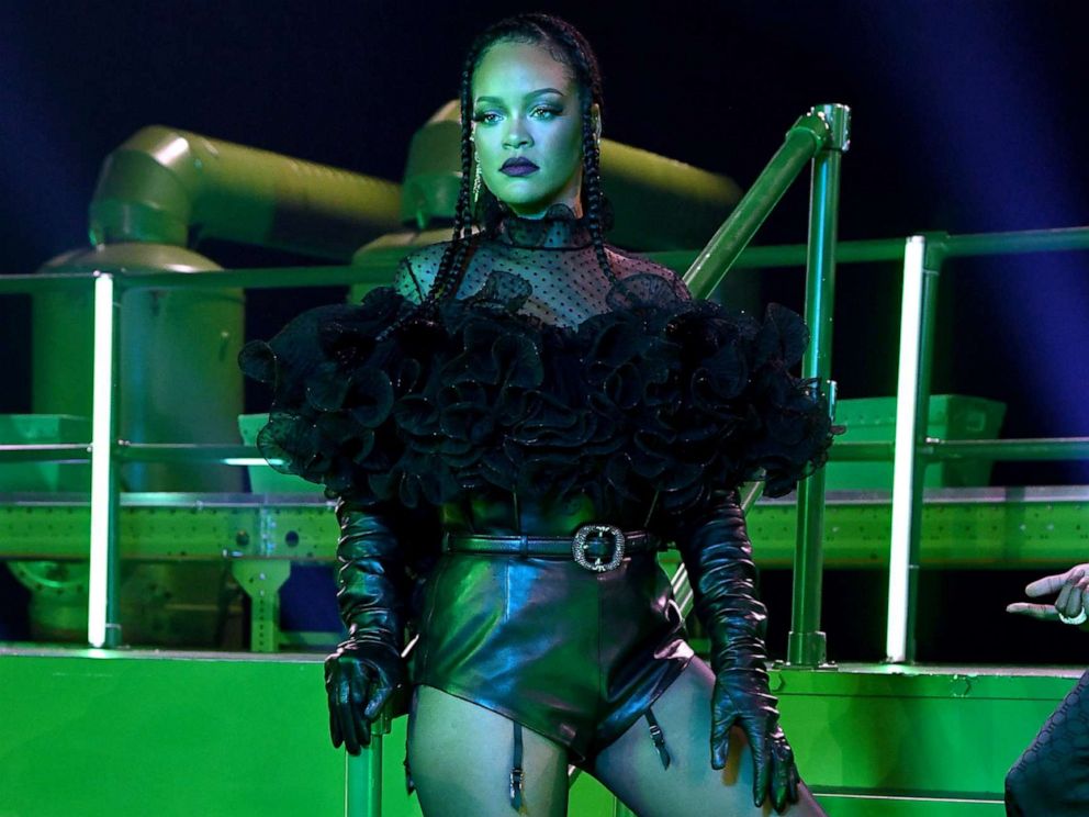 rihanna-main-gty-jt-