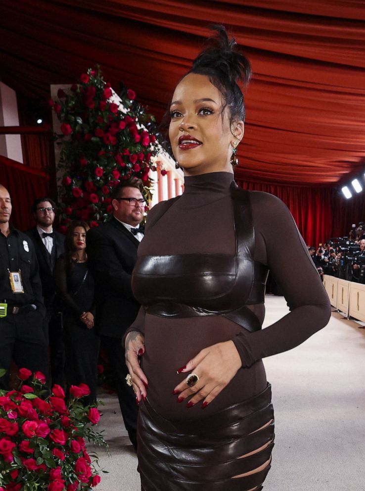 Oscars 2023 See Pregnant Rihanna's dazzling red carpet and performance