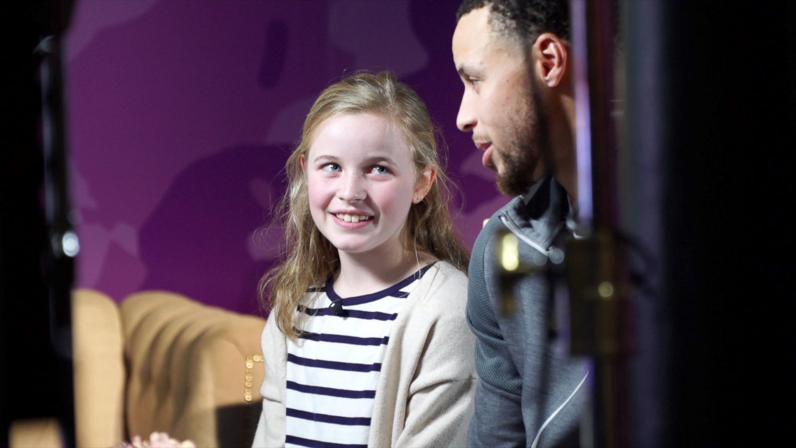 Stephen Curry surprises girl who 