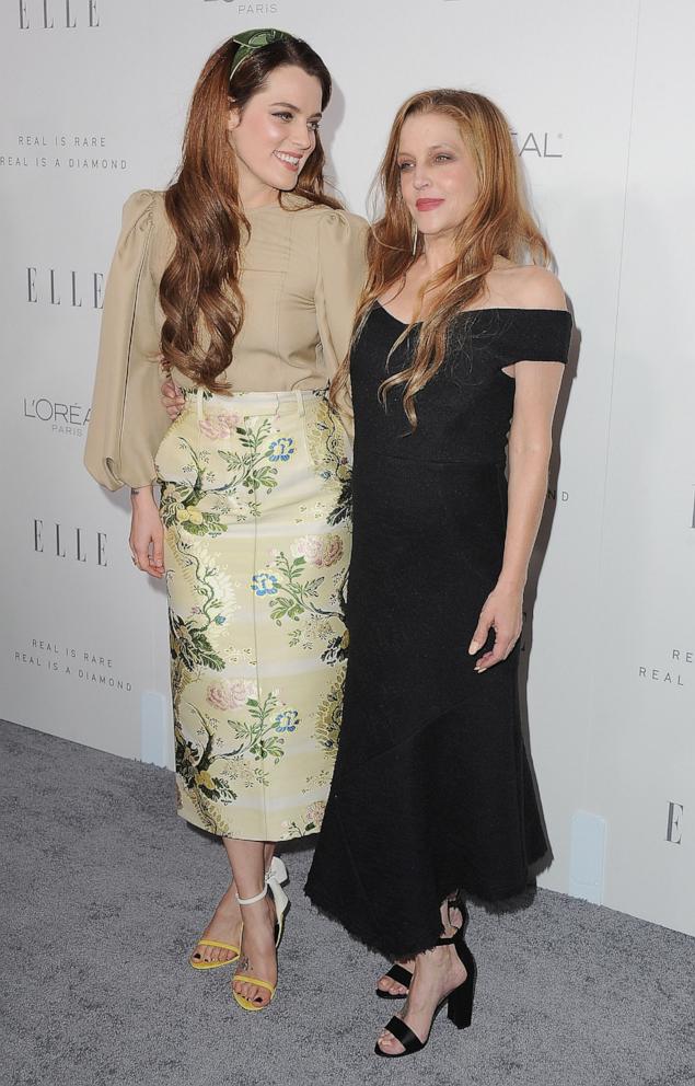 PHOTO:Riley Keough and Lisa Marie Presley arrive at ELLE's 24th Annual Women in Hollywood Celebration at Four Seasons Hotel Los Angeles at Beverly Hills, Oct. 16, 2017.