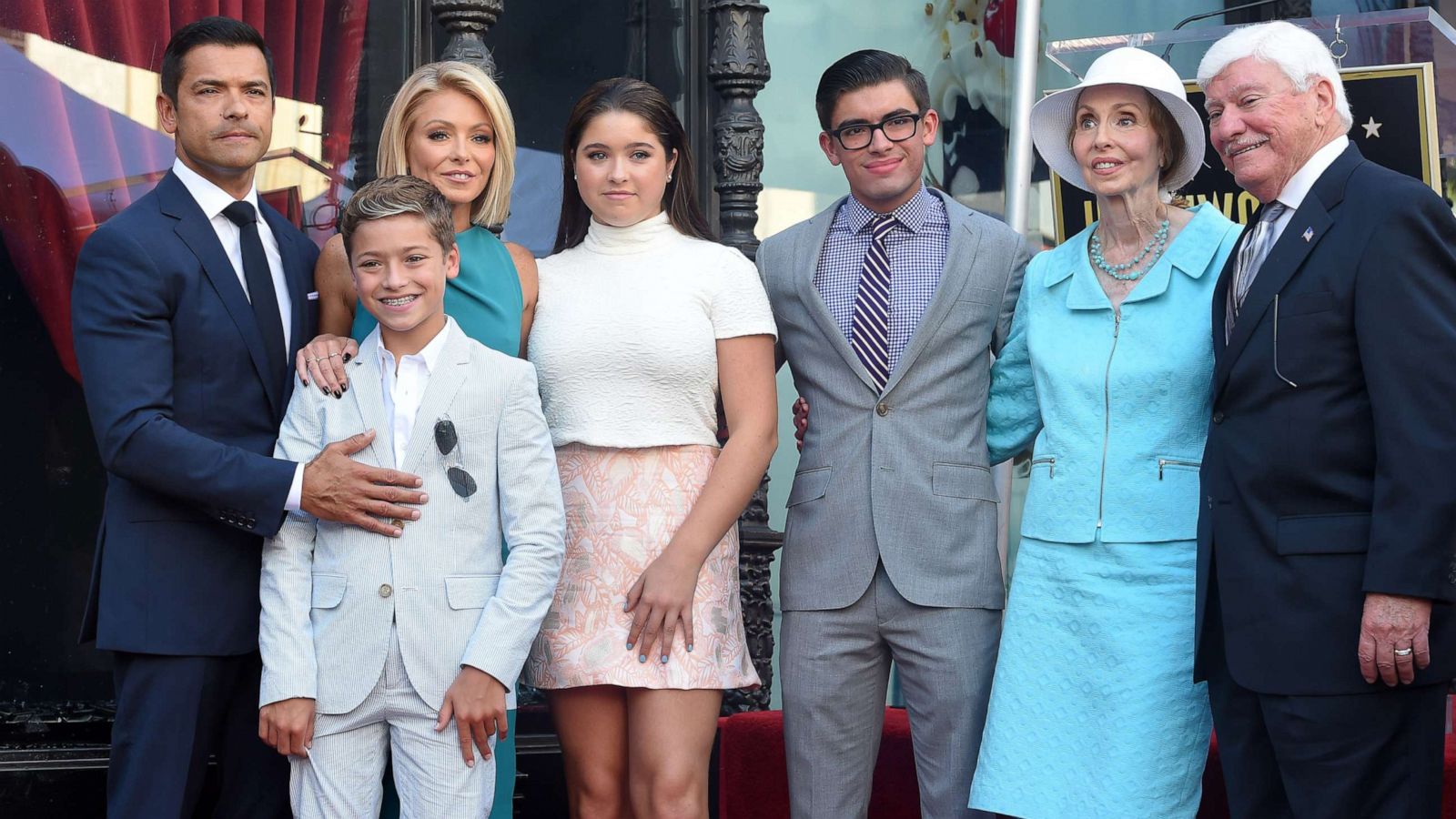 PHOTO: Kelly Ripa, husband Mark Consuelos, daughter Lola Consuelos, sons Michael Consuelos and Joaquin Consuelos, mom Esther Ripa and dad Joseph Ripa attend the ceremony honoring Kelly Ripa with a star on the Hollywood Walk of Fame, Oct. 12, 2015.