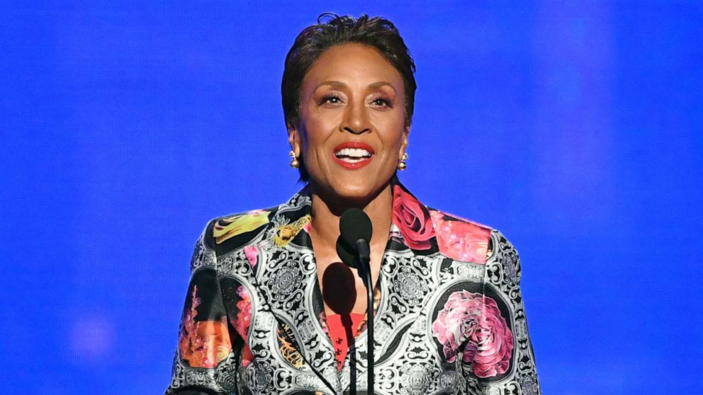 PHOTO: Robin Roberts accepts the Sager Strong Award during the 2019 NBA Awards on June 24, 2019, in Santa Monica, Calif.