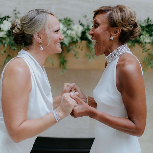 Inside Robin Roberts and Amber Laign s wedding day