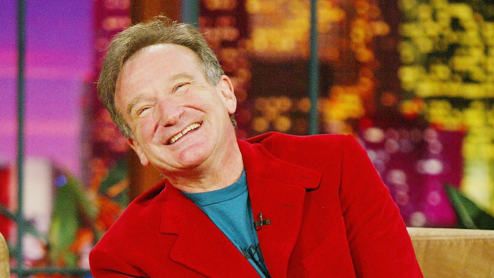PHOTO: Comedian/actor Robin Williams appears on "The Tonight Show with Jay Leno" at the NBC Studios on October 14, 2004 in Burbank, California.