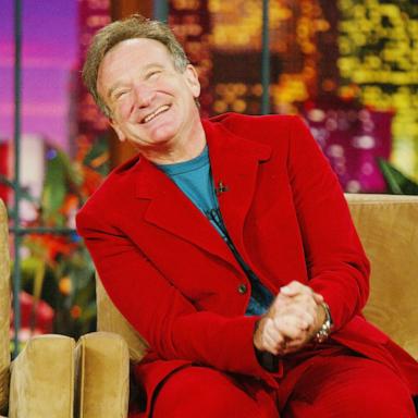 PHOTO: Comedian/actor Robin Williams appears on "The Tonight Show with Jay Leno" at the NBC Studios on October 14, 2004 in Burbank, California. 
