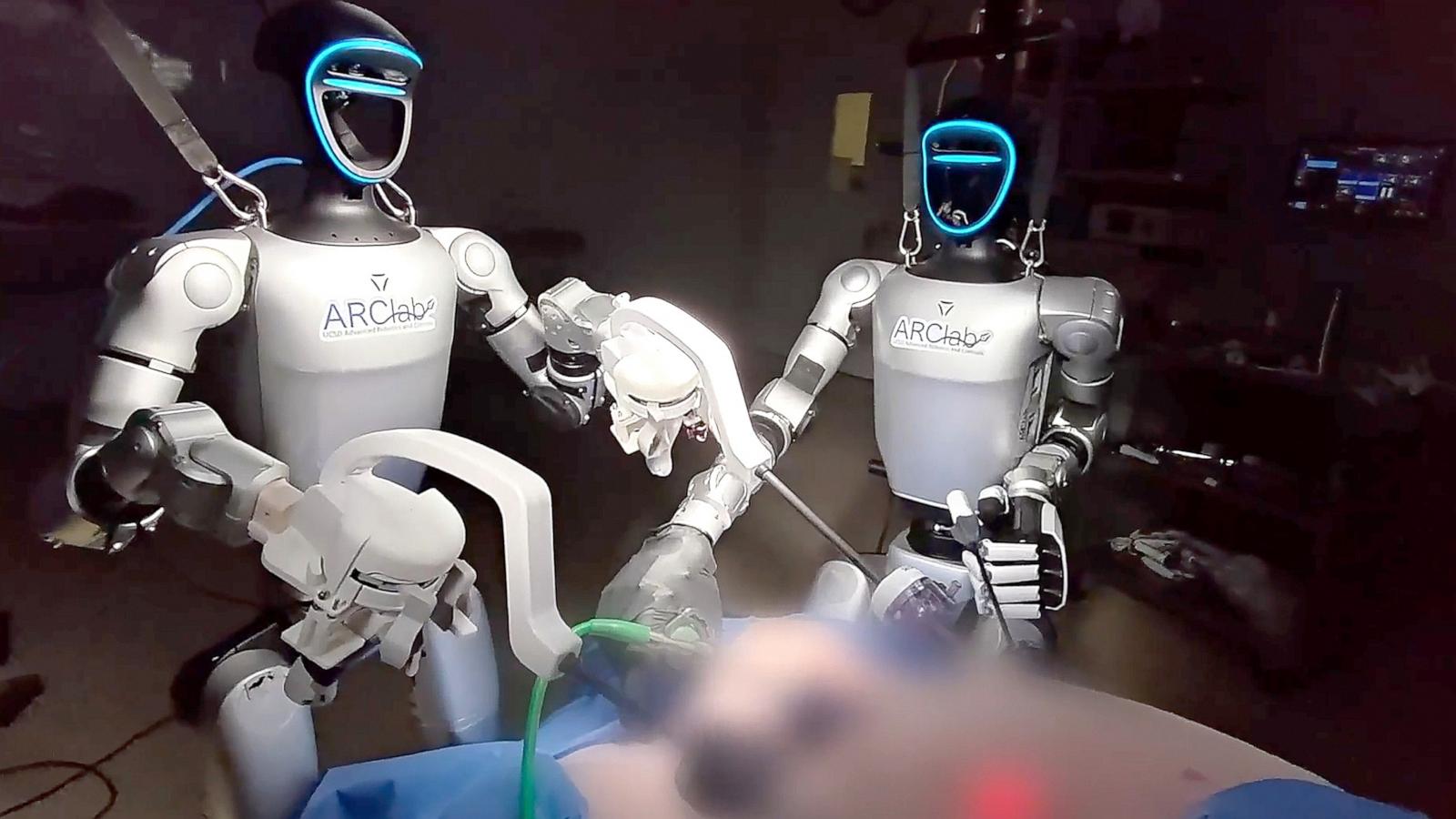 PHOTO: Humanoid robots, guided by surgeons, performed two operations at the University of California San Diego for the first time.
