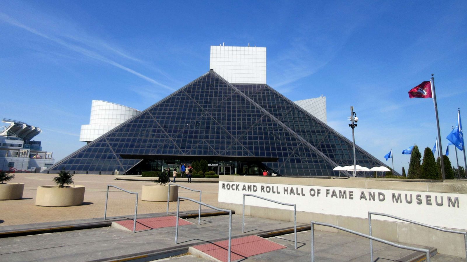 Video Journey gets Rock and Roll Hall of Fame induction - ABC News