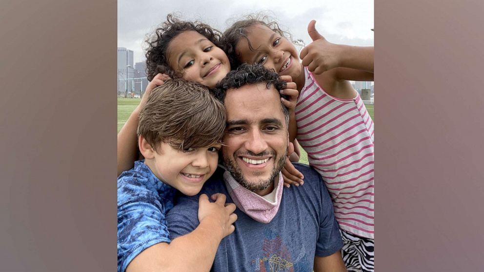 TikTok dad opens up about single parenthood and coping with loss - ABC News