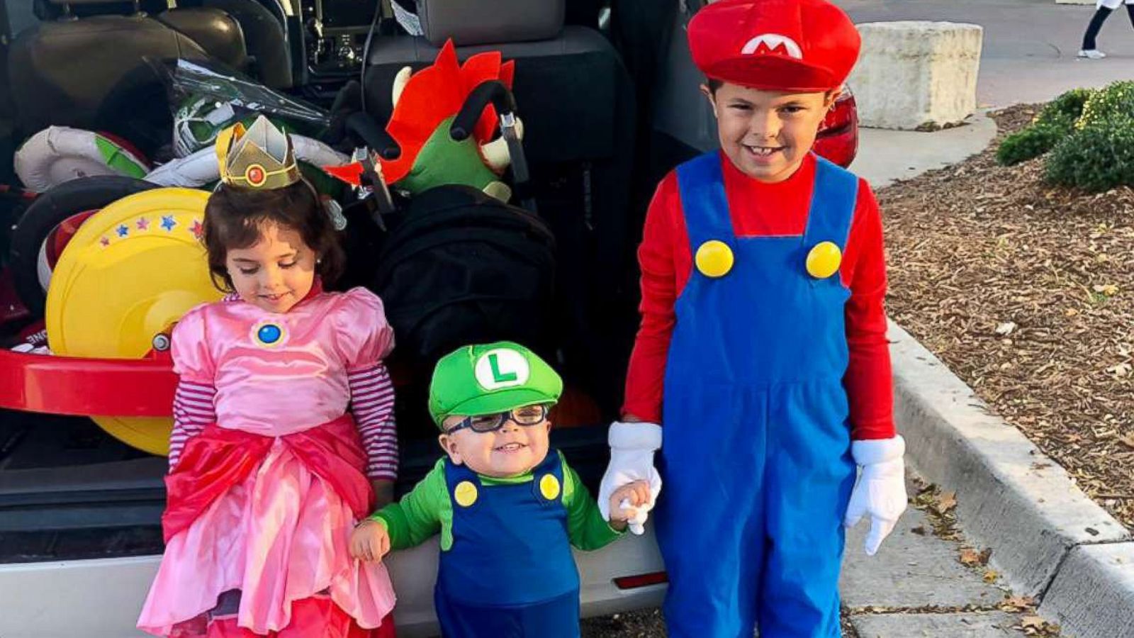 PHOTO: Roman Dinkel, 2, sister Gracie, 4 and seen with his brother Layton in their Halloween costumes.