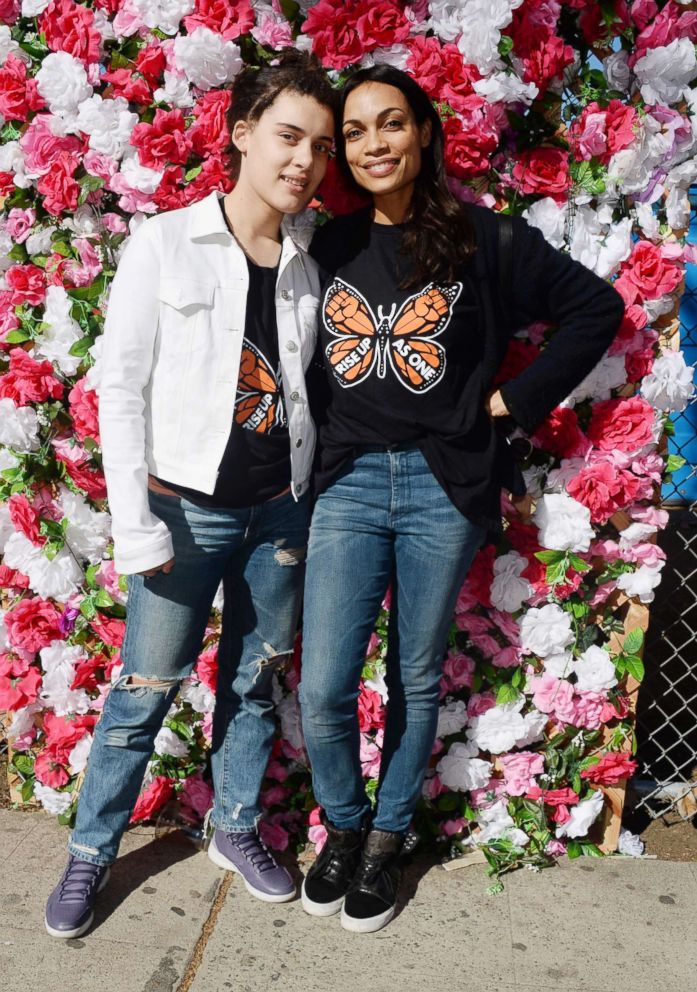 PHOTO: Lola Dawson and her mother Rosario Dawson at the Women's March rally, Los Angeles, Jan 20, 2018. 