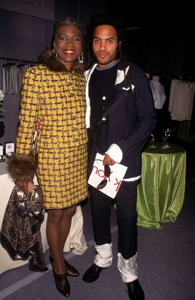 PHOTO: Singer Lenny Kravitz (R) with his mother, actress Roxie Roker in 1995.