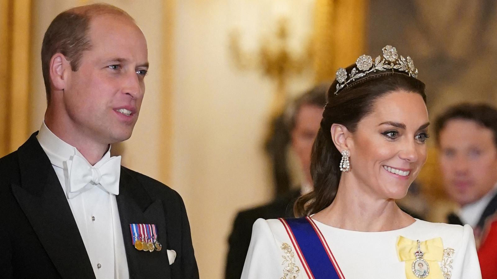 PHOTO: Britain's Prince William, Prince of Wales (L) and Britain's Catherine, Princess of Wales arrive for a State Banquet at Buckingham Palace in central London on Nov. 21, 2023.