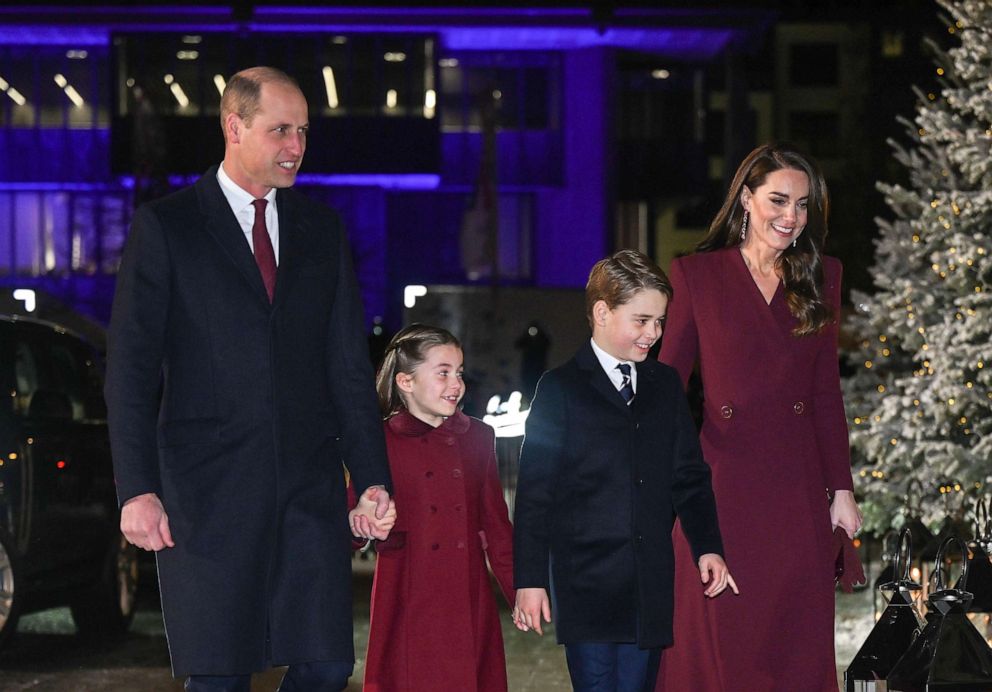 PHOTO: William, Prince of Wales, Princess Charlotte of Wales, Prince George of Wales and Catherine, Princess of Wales attend the 'Together at Christmas' carol service at Westminster Abbey, Dec. 15, 2022 in London.