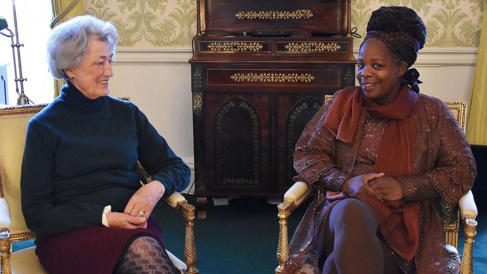 PHOTO: Lady Susan Hussey meets Ngozi Fulani, founder of the charity Sistah Space in the Regency room in Buckingham Palace, London, on Dec. 16, 2022.