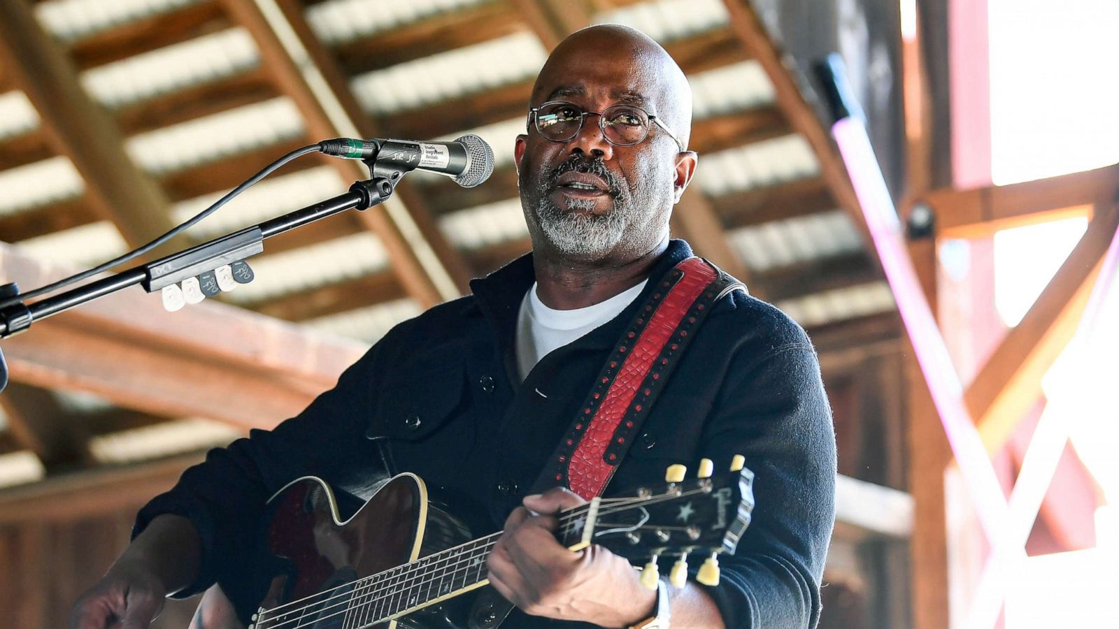 Take a tour of Darius Rucker's Nashville home (video) 