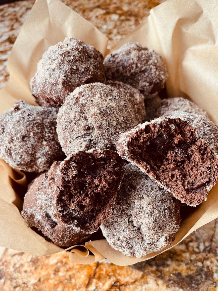 PHOTO: Air fryer pumpkin spice donut holes.