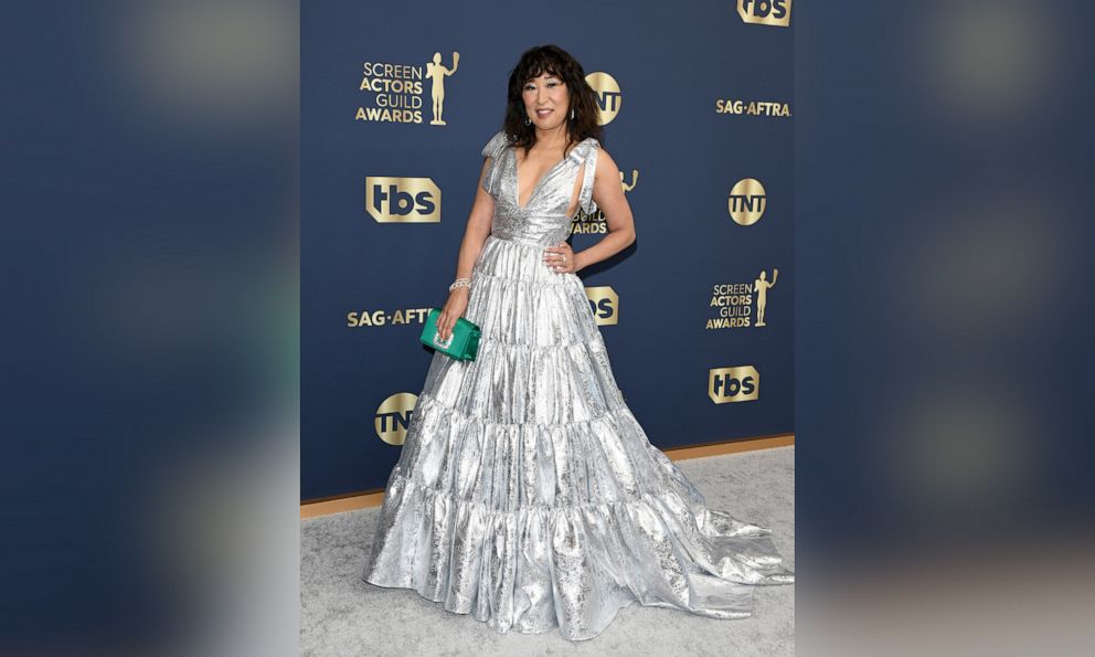 PHOTO: Sandra Oh attends the 28th Annual Screen Actors's Guild Awards at Barker Hangar on Feb. 27, 2022 in Santa Monica, Calif.
