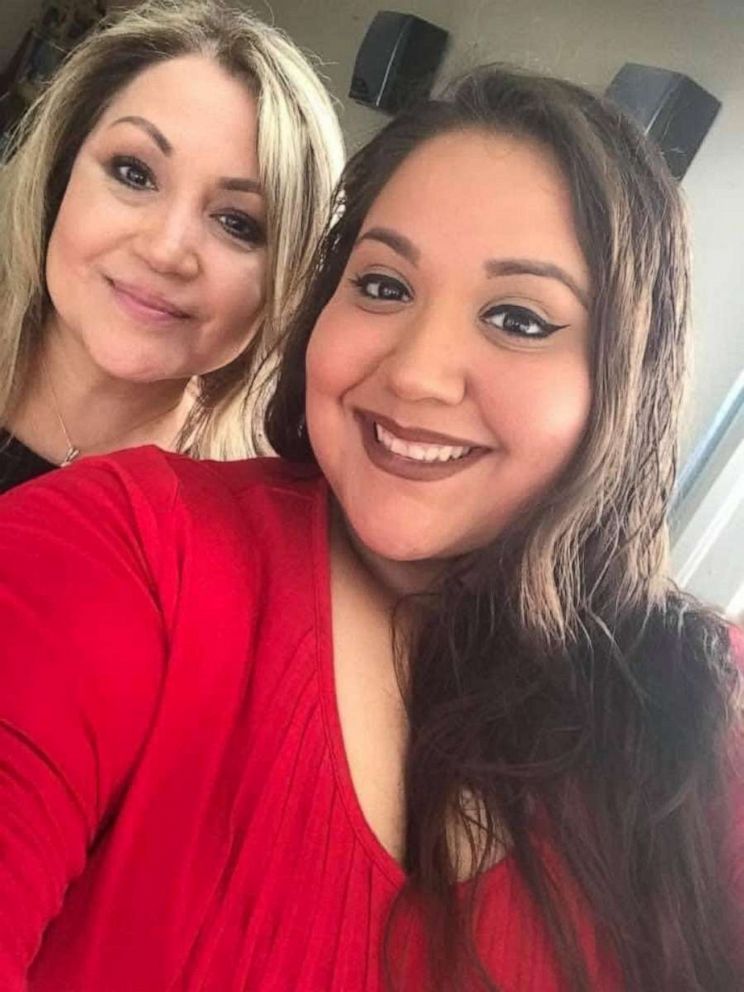 PHOTO: Mariah Gonzalez, who passed away in October, poses with her aunt, Margie Bryant.