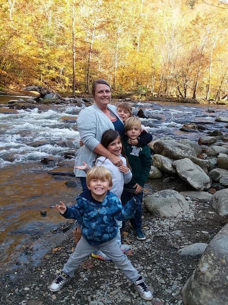 PHOTO: Sammy Teusch is pictured with his mom, Nicole, and siblings.