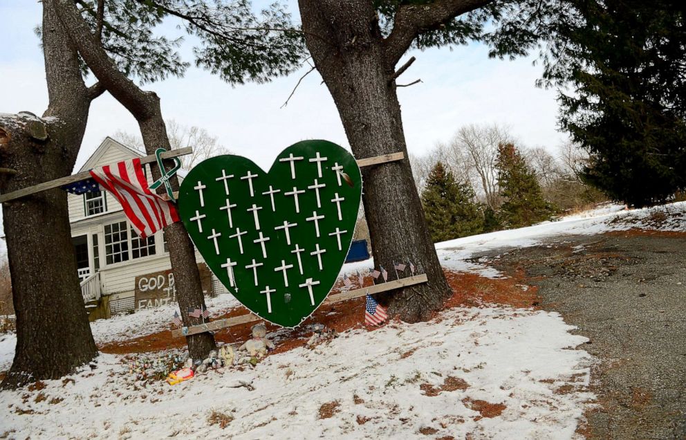 PHOTO: A memorial to victims of last year's Sandy Hook elementary school victims is seen in front of a house in Newtown, Connecticut, Dec. 13, 2013.