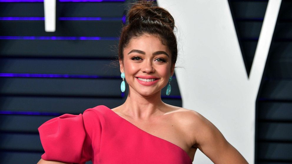 Sarah Hyland attends the 2019 Vanity Fair Oscar Party hosted by Radhika Jones at Wallis Annenberg Center for the Performing Arts, Feb. 24, 2019, in Beverly Hills, Calif.