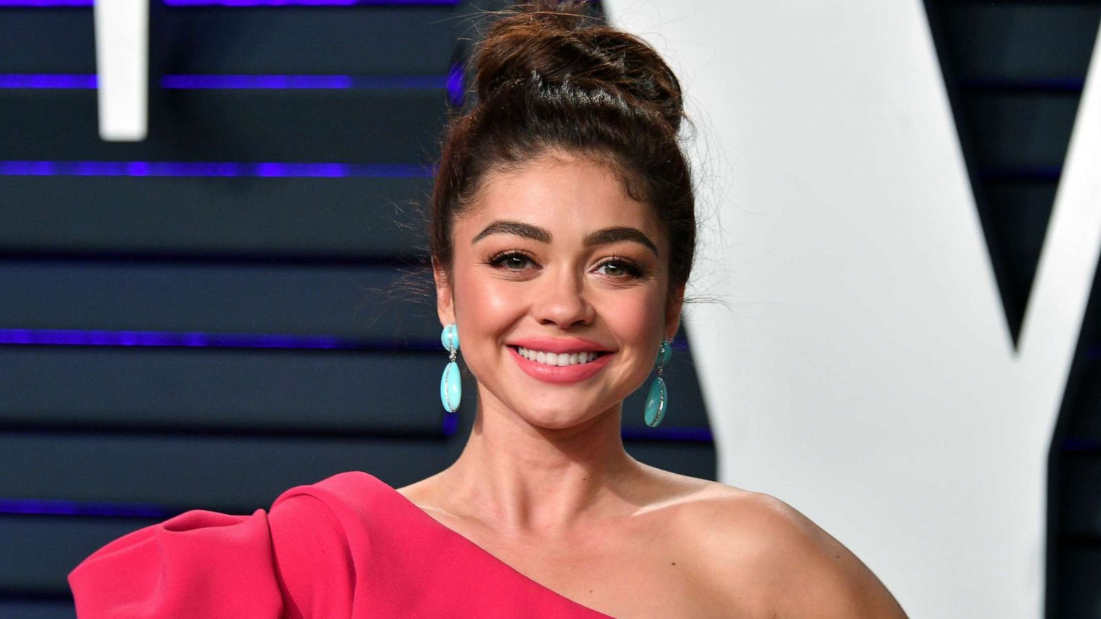 PHOTO: Sarah Hyland attends the 2019 Vanity Fair Oscar Party hosted by Radhika Jones at Wallis Annenberg Center for the Performing Arts, Feb. 24, 2019, in Beverly Hills, Calif.