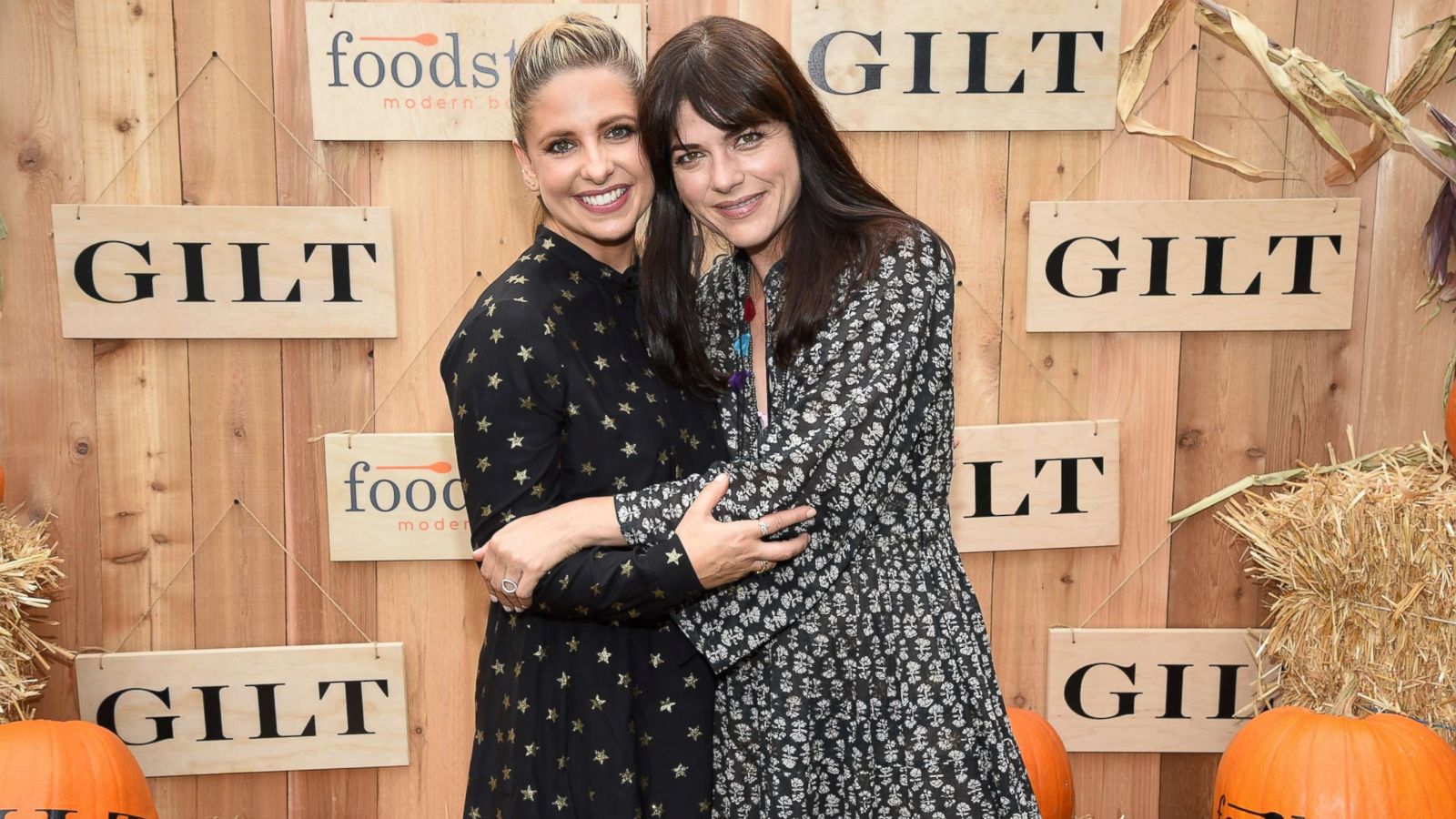 PHOTO: Actress Sarah Michelle Gellar and actress Selma Blair attend the Gilt & Foodstirs Exclusive Cupcake Kit Celebration,Oct. 29, 2016, in Pacific Palisades, Calif.