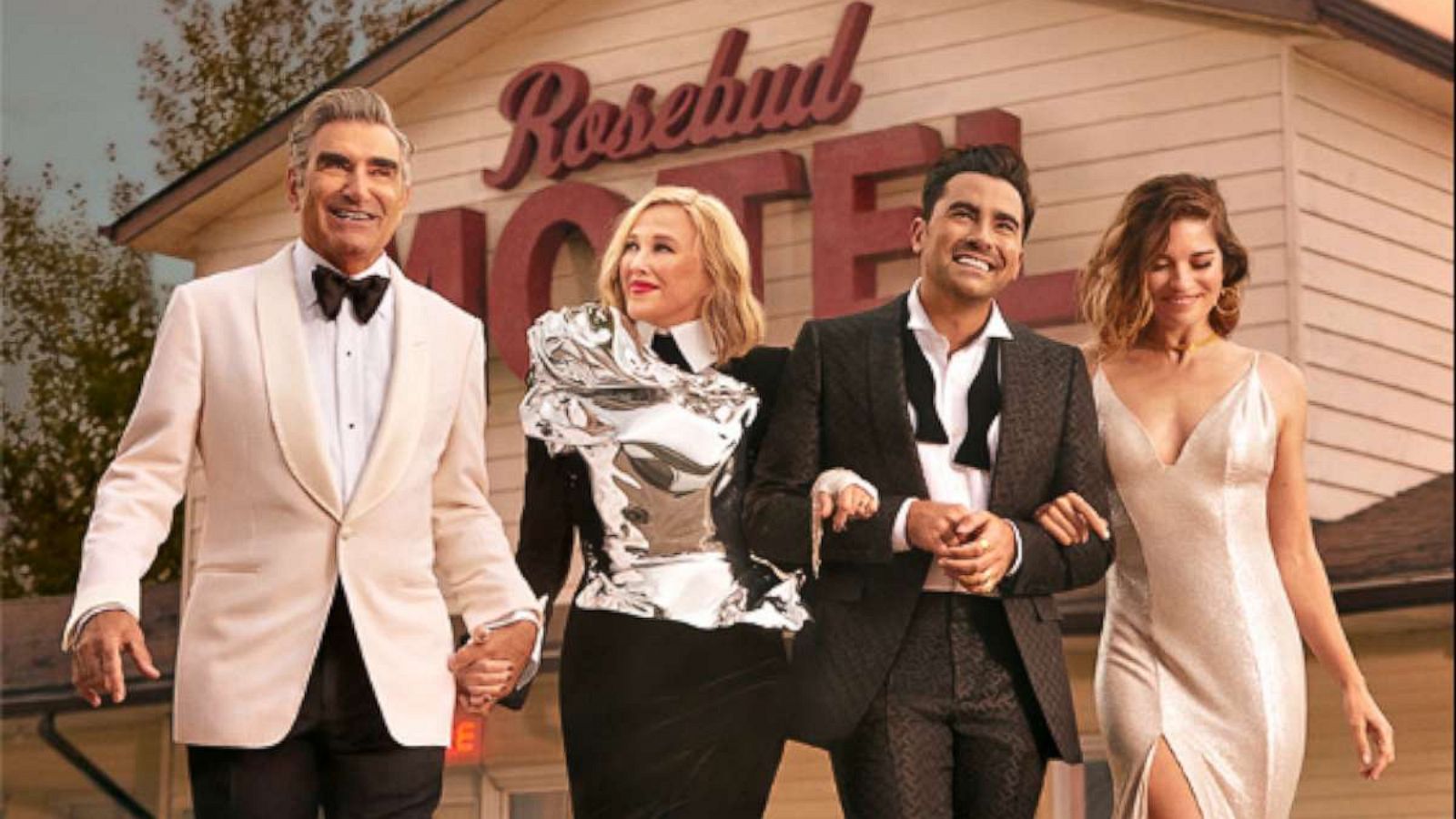 PHOTO: 'Schitt's Creek' cast.