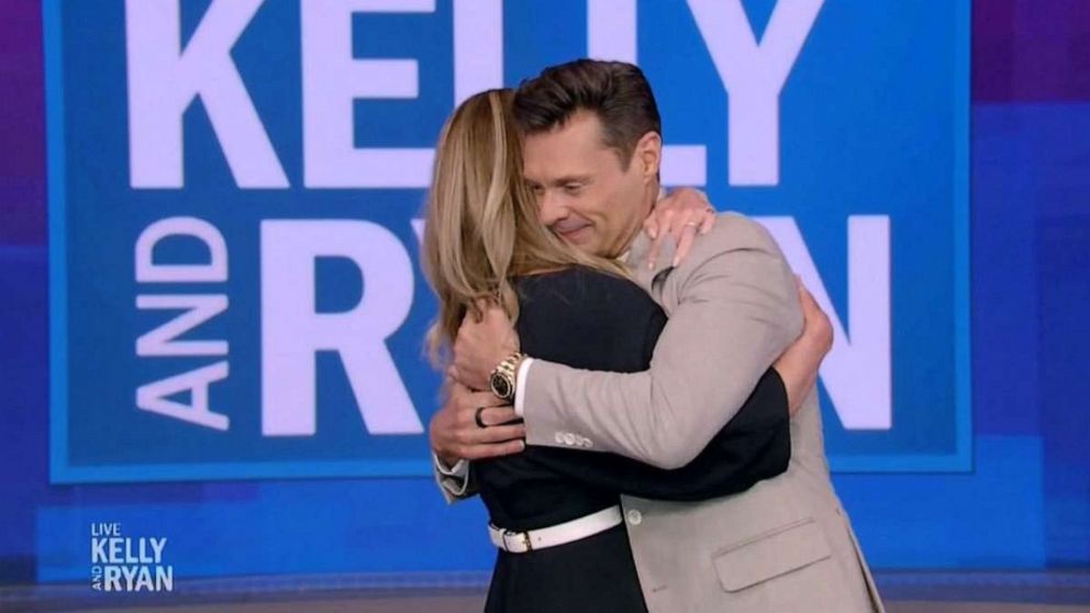 Ryan Seacrest, Kelly Ripa get emotional during final 'Live' episode