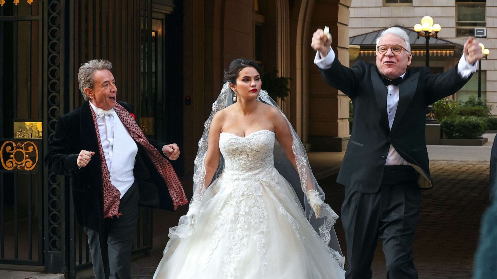 1600px x 900px - See Selena Gomez's 'Father of the Bride' moment on 'Only Murders in the  Building' set - Good Morning America