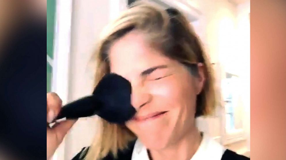 VIDEO: Selma Blair uses sense of humor to help her fight MS with funny makeup tutorial