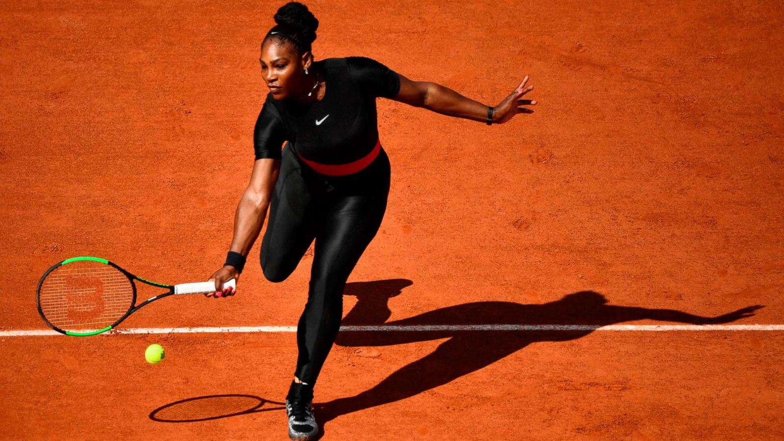 PHOTO: Serena Williams plays a forehand return to Czech Republic's Kristyna Pliskova during their women's singles first round match on day three of The Roland Garros 2018 French Open tennis tournament in Paris, May 29, 2018.