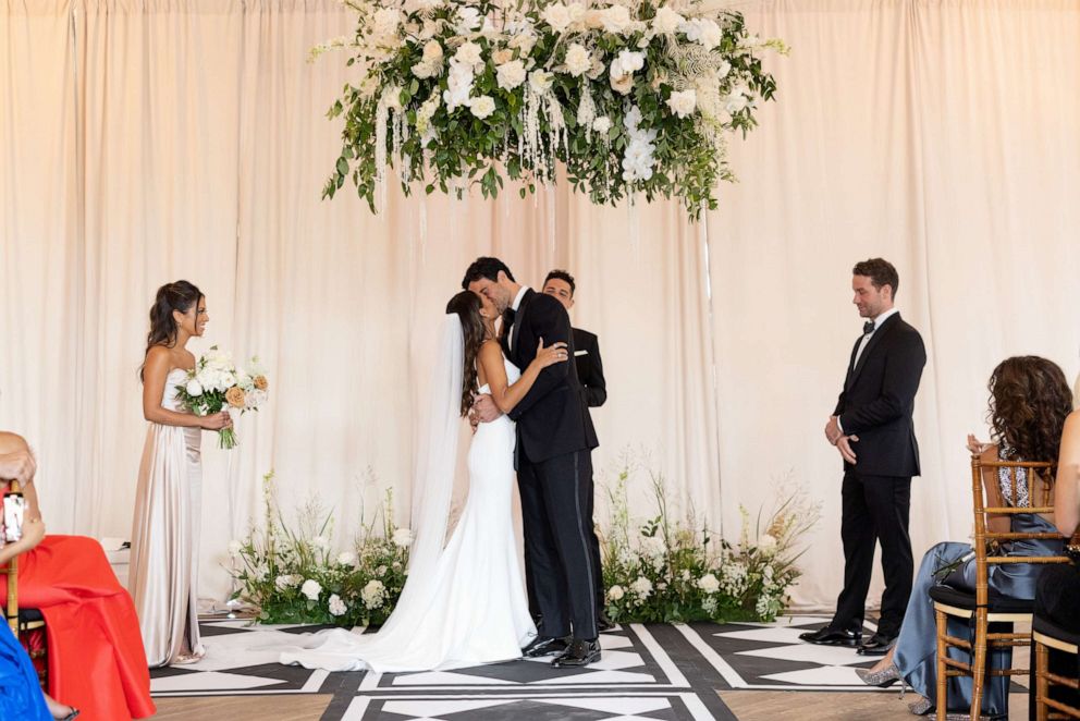 PHOTO: Serena Pitt and Joe Amabile married on Sept. 2 in Charleston, South Carolina.