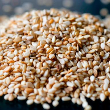 Are sesame seeds a superfood?  Health benefits explained by a nutritionist