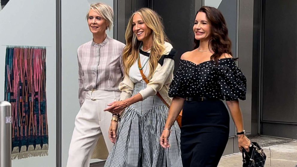 PHOTO: Cynthia Nixon, Sarah Jessica Parker and Kristin Davis are seen on the set of "And Just Like that" on July 9, 2021 in New York City.