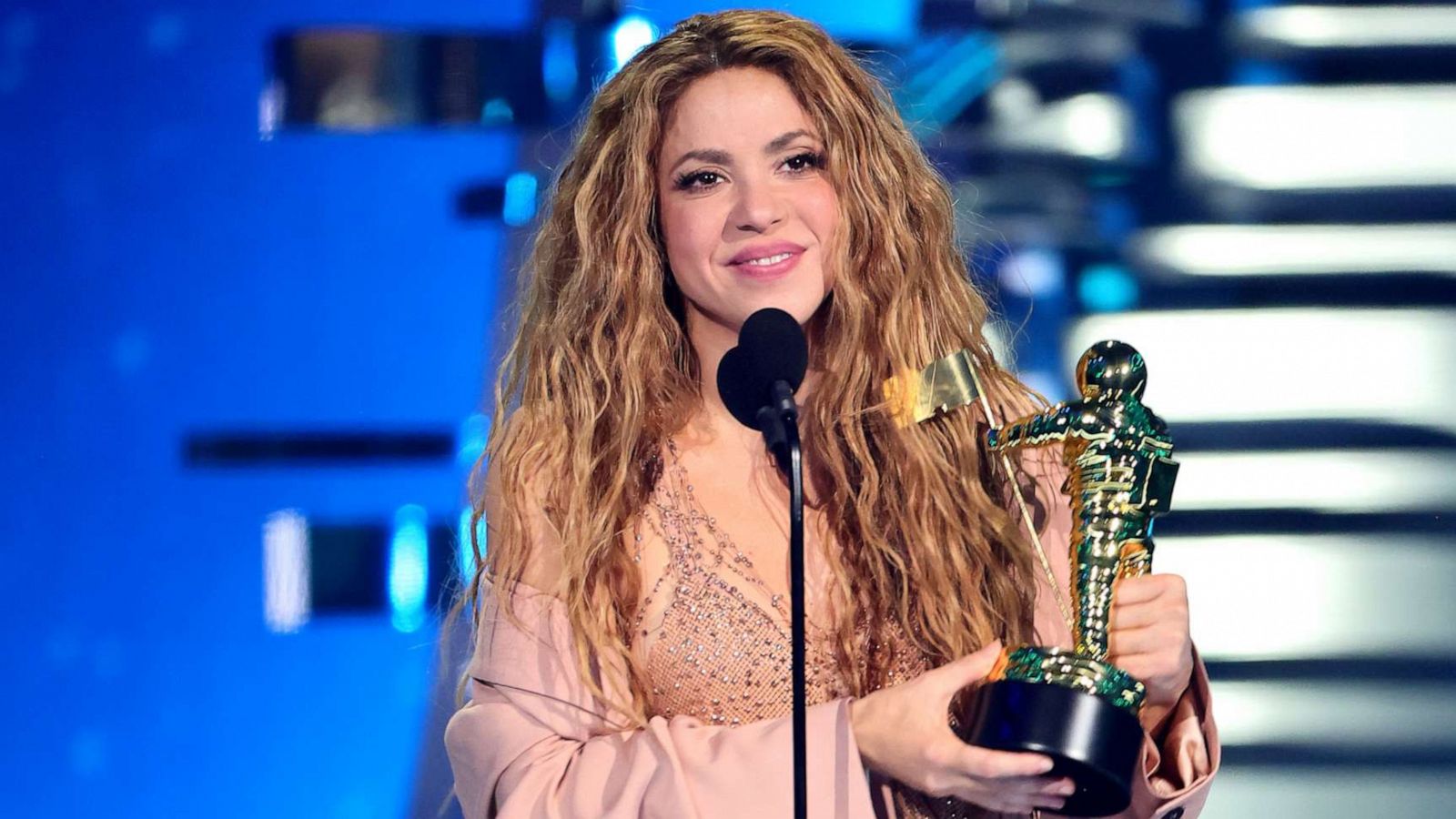 PHOTO: Shakira accepts the Michael Jackson Video Vanguard Award during the 2023 MTV Video Music Awards, Sept. 12, 2023 in Newark, New Jersey.