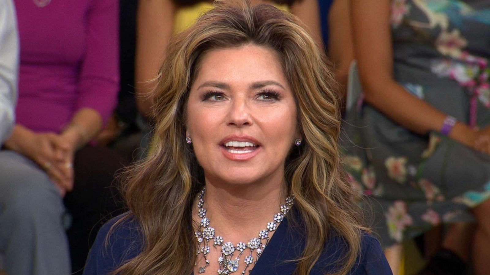 PHOTO: Shania Twain talks to GMA's Robin Roberts on "Good Morning America," June 17, 2019.