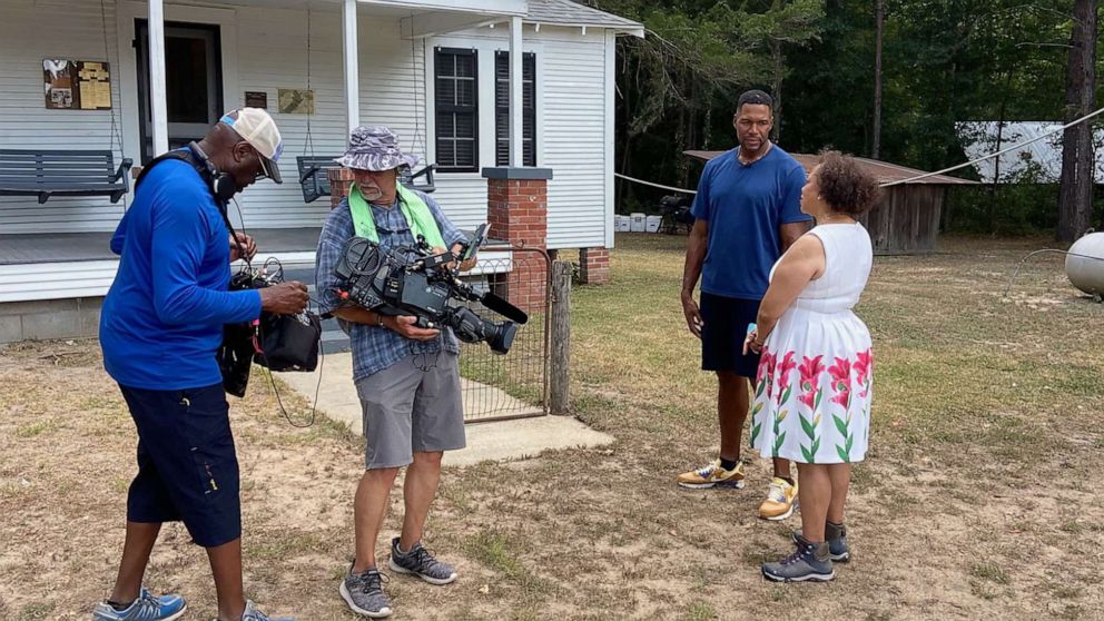 Michael Strahan learns deep-rooted family history of Shankleville, an ...