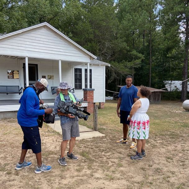 Michael Strahan learns deep-rooted family history of Shankleville, an East Texas freedom colony