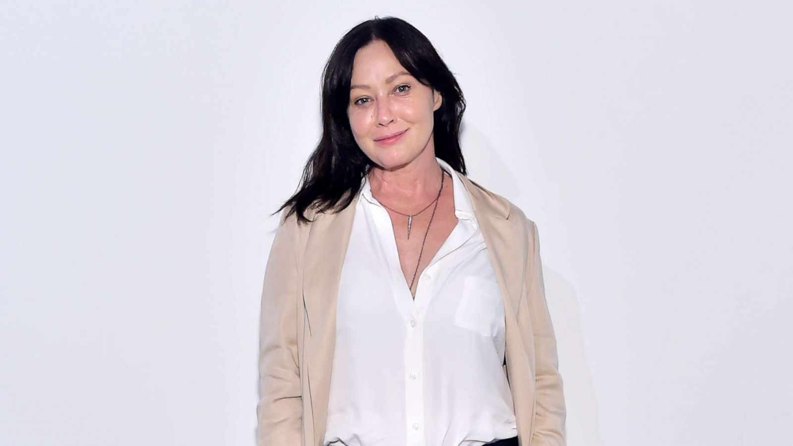 Shannen Doherty Porn - Shannen Doherty calls out Hollywood's botox obsession: 'I want to see more  women like me' - Good Morning America