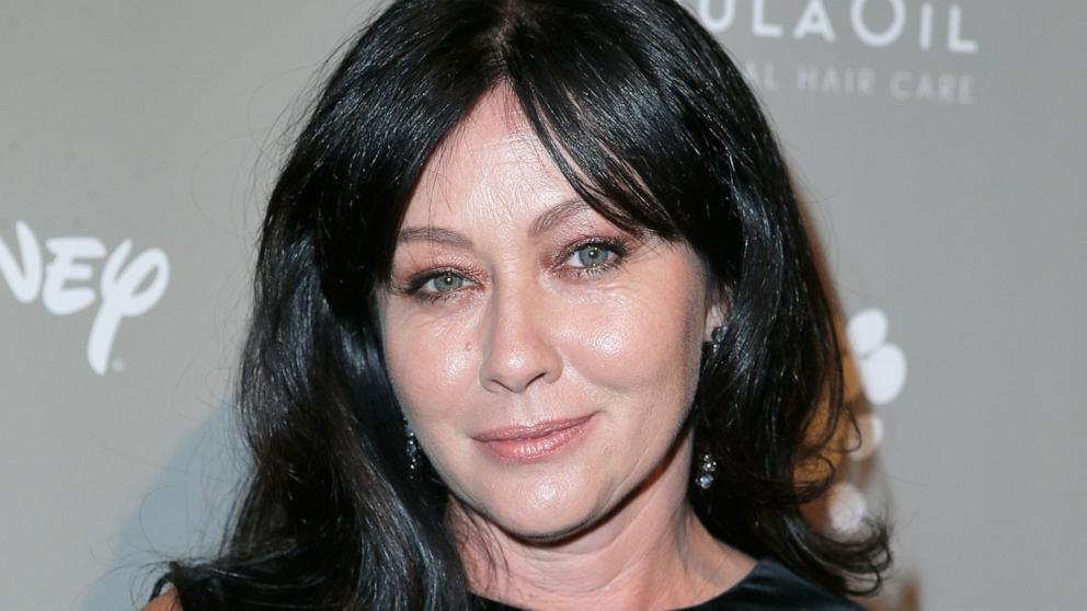 PHOTO: Actress Shannen Doherty attends the 2015 Baby2Baby Gala presented by MarulaOil & Kayne Capital Advisors Foundation honoring Kerry Washington at 3LABS on Nov. 14, 2015 in Culver City, Calif.